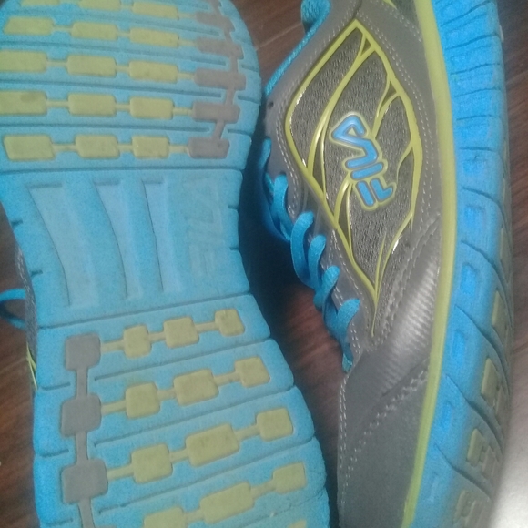 Fila shoes size 9,5 (blue and Gray) - Picture 2 of 6